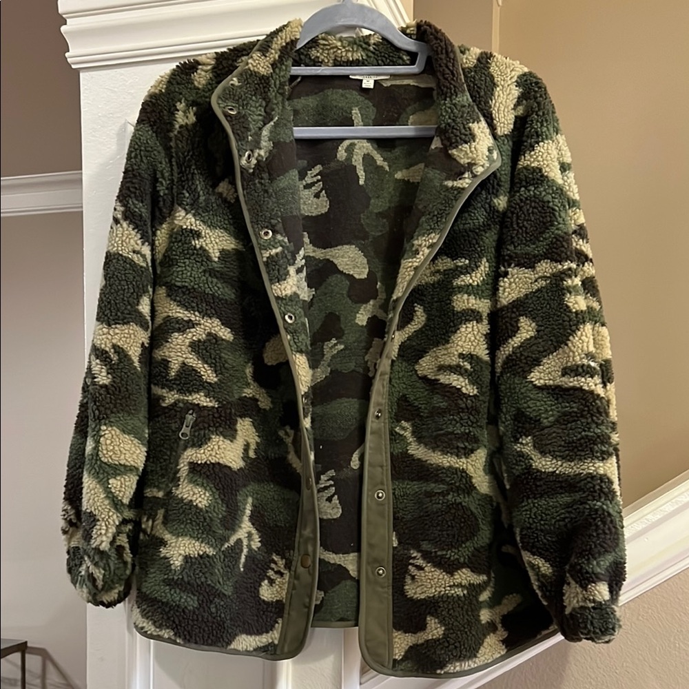 Camo fleece jacket, Women’s, size medium